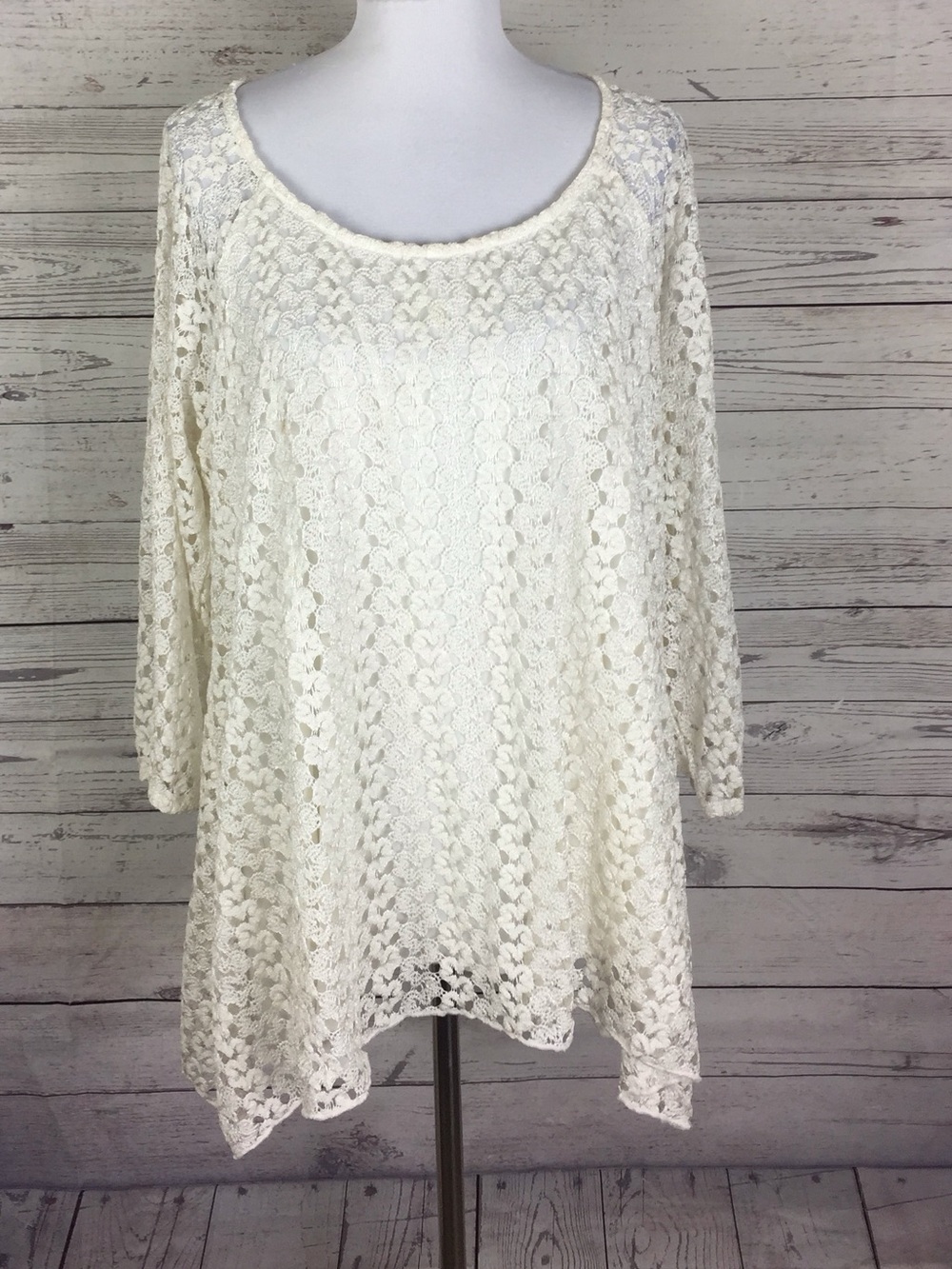 New Directions Women’s Ivory Lace Overlay 3/4 Sleeve Scoop Neck Top Size 2X